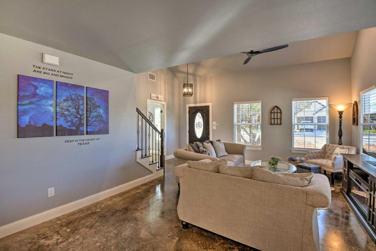 Granbury Home With Hot Tub And Furnished Patio! מראה חיצוני תמונה