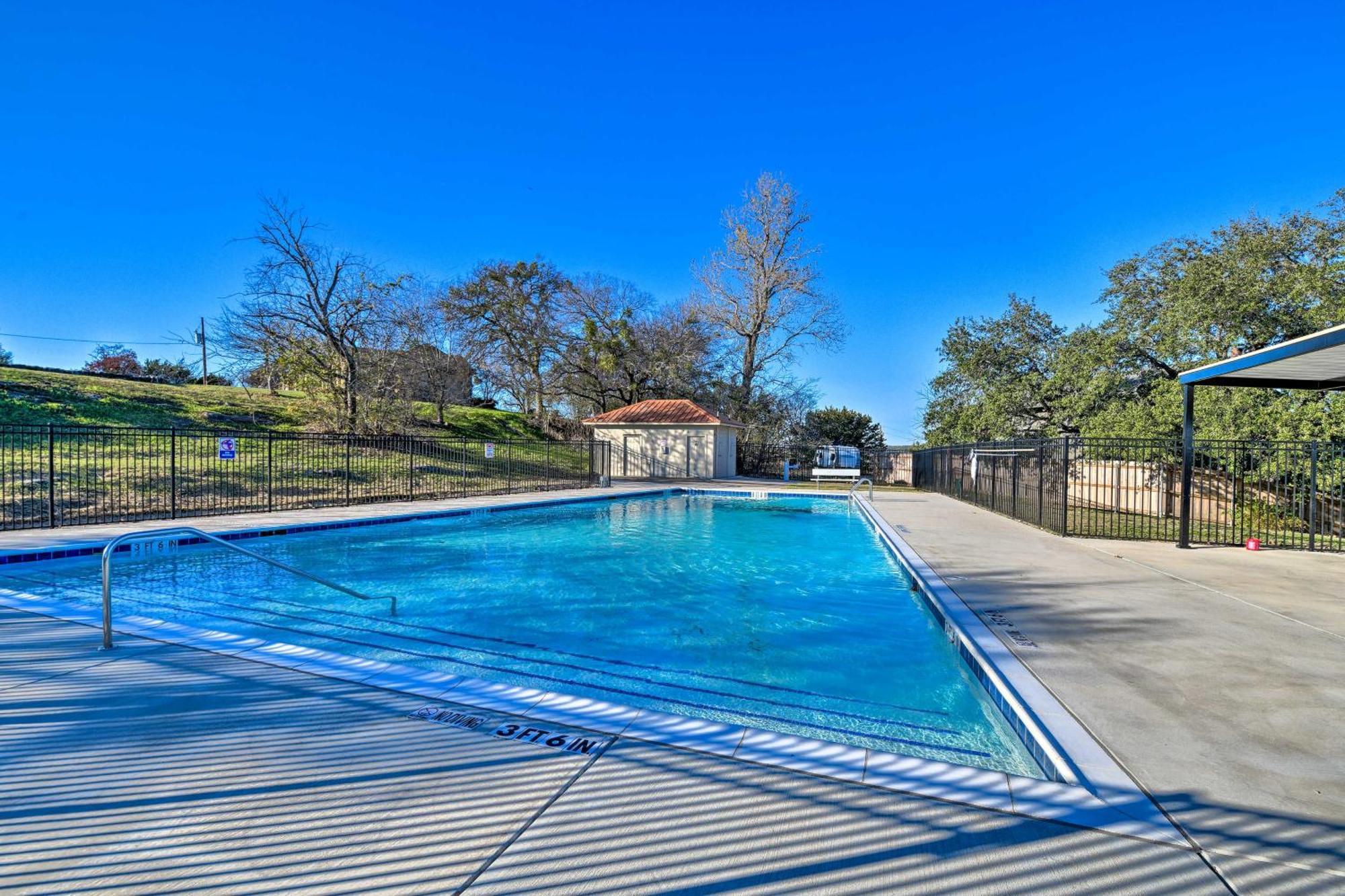 Granbury Home With Hot Tub And Furnished Patio! מראה חיצוני תמונה