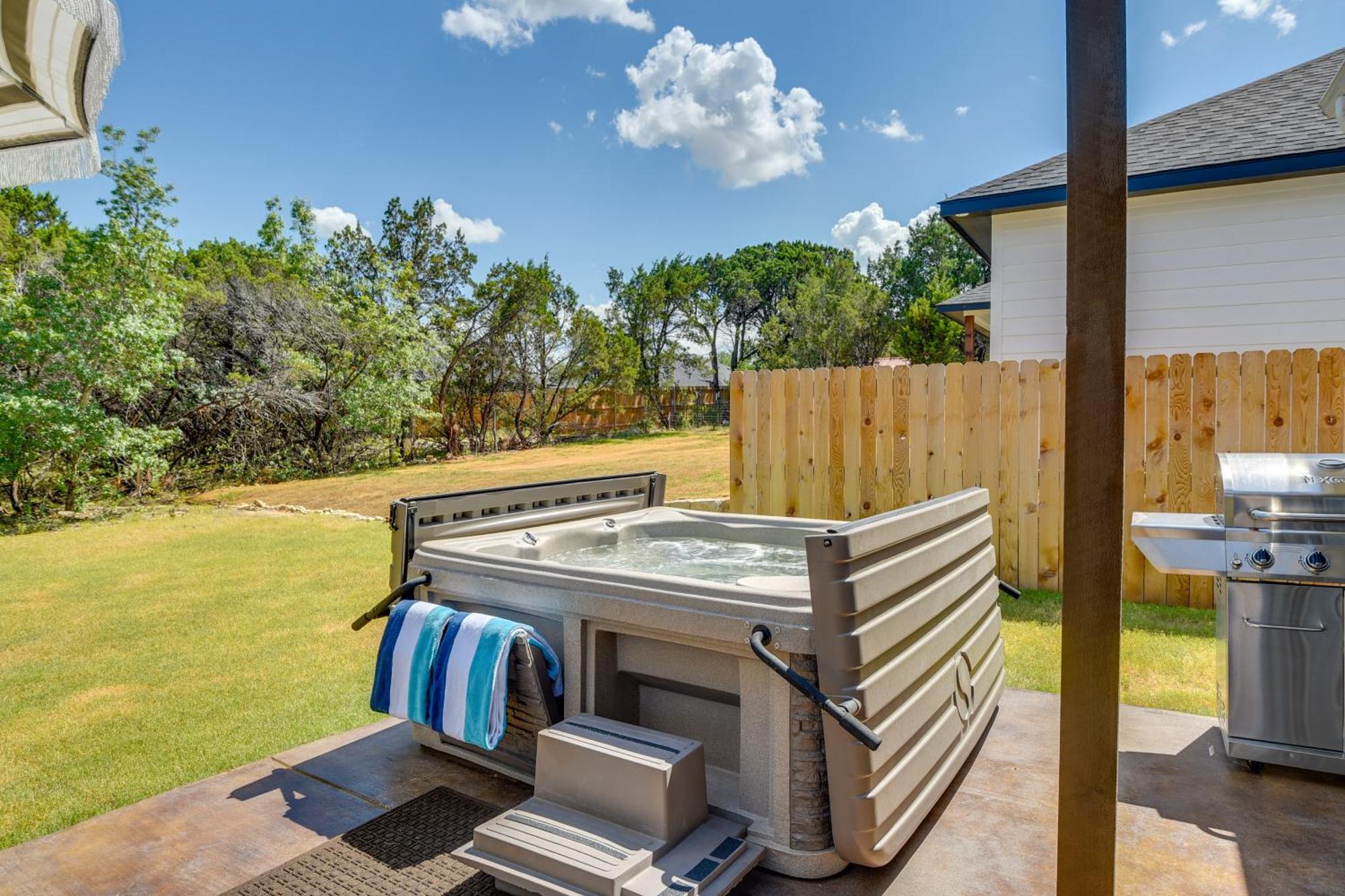 Granbury Home With Hot Tub And Furnished Patio! מראה חיצוני תמונה