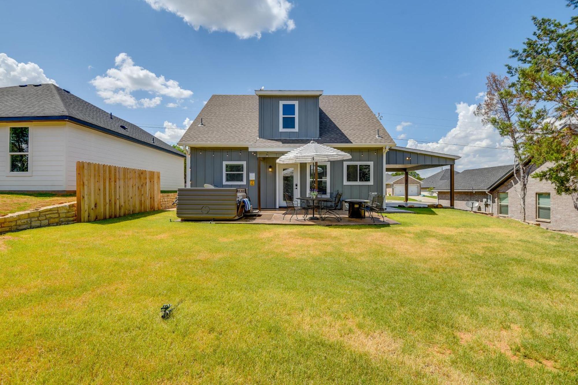 Granbury Home With Hot Tub And Furnished Patio! מראה חיצוני תמונה