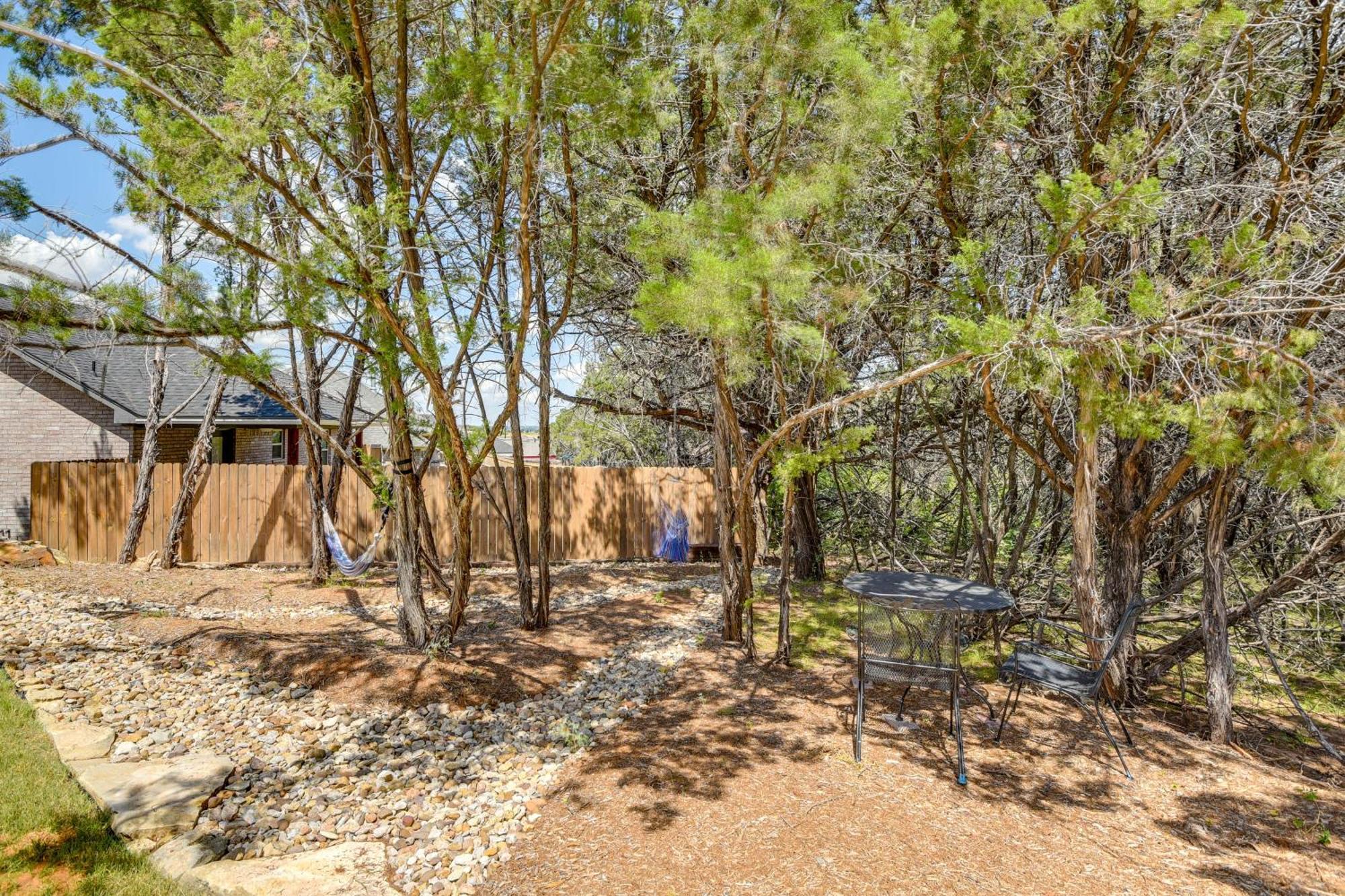 Granbury Home With Hot Tub And Furnished Patio! מראה חיצוני תמונה
